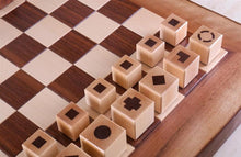 Load image into Gallery viewer, Raphael Design Chess Pieces