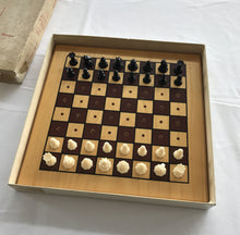 Load image into Gallery viewer, Warren Collection #5 Vintage Drueke Peg Chess Set