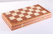 Load image into Gallery viewer, 19.5&quot; Debiut Wooden Chess Set
